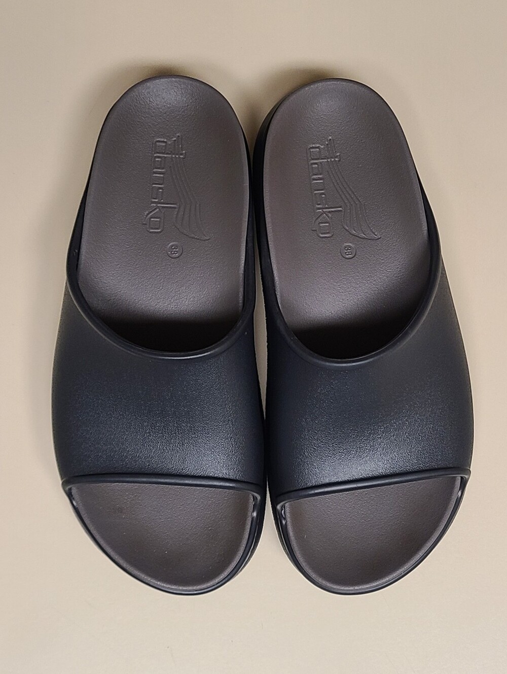 Dansko Devyn Recovery slide sandals size 38 - Picture 4 of 10